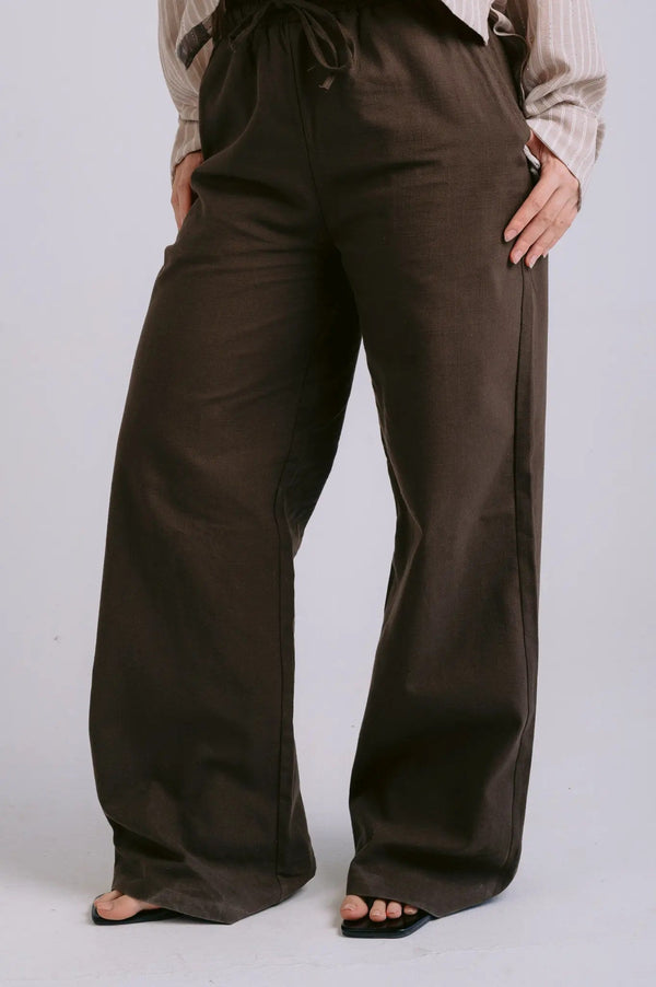 Fouré Pure Linen Pants in Brown — front